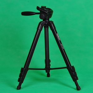 Fondo de tela no tejida Db Green de 3x5 pies, plegable y sin costuras, para fotografía de productos en estudio. - Product Image 6