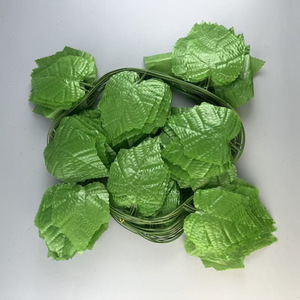 Ramo de Hojas de Uva Artificiales, Follaje Verde de Plástico, Decoración de Techo Interior, Ratán para Paisajismo, Venta al por Mayor - Product Image 1