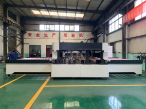 EASTTEC Fabricants de machines de bordure de <span class=keywords><strong>verre</strong></span> en Chine Machine à bordure de <span class=keywords><strong>verre</strong></span> à haute efficacité à ligne droite sur quatre côtés - Product Image 4