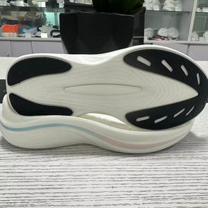 Semelles MD <span class=keywords><strong>EVA</strong></span> TPR résistantes à l'usure pour chaussures de sport décontractées Impression de logo personnalisé Nouvelle semelle extérieure design - Product Image 1