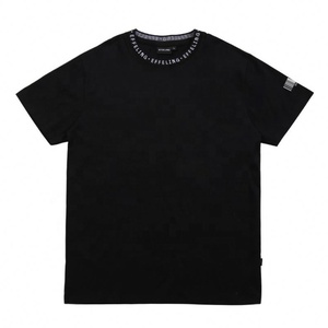 Impression numérique personnalisée Motif de lettres T-shirt à col en O en jacquard écologique pour hommes avec logo au dos - Product Image 6