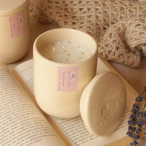 AIKUN Factory, fabricant de bougies parfumées en cire de soja en céramique sur mesure, bougies en gros avec couvercle pour mariage, fête, décoration de la maison - Product Image 3