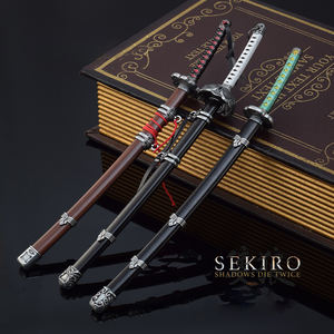 Ensemble d'armes Sekiro 26CM en métal Kusabimaru & Mortal Blades Coffret cadeau Shadows Die Twice Objets de collection - Product Image 1