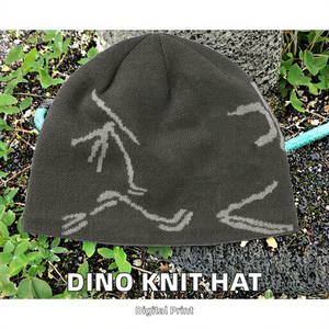 Gorro de Punto Casual de Otoño-Invierno con Estampado Digital de Letras y Dinosaurios, Cálido para Senderismo y Viajes al Aire Libre, con Característica de Tejido Común - Product Image 2