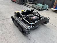 Tondeuse à gazon télécommandée tout-terrain sur chenilles avec largeur de coupe de 80 cm, moteur électrique 810 CC et moteur à essence, multifonctionnelle