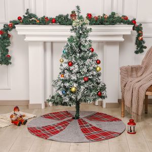 Jupe de sapin de Noël classique à carreaux, en tissu gris rustique, avec empiècements, pour la base du sapin, ornement de sol pour la maison, vente en gros. - Product Image 5