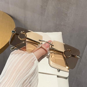 Lunettes de soleil carrées à garniture de boîte tendance pour hommes et femmes Lunettes de photo à la mode en métal blanc vert de haute qualité Cadres de style anneau Plage - Product Image 3