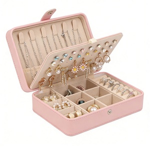 Boîte à bijoux portable double couche, motif carré simple, nouvelle collection, en cuir et velours, pour boucles <span class=keywords><strong>d</strong></span>'oreilles et bagues, 16x11x5cm, <span class=keywords><strong>fermeture</strong></span> à <span class=keywords><strong>boucle</strong></span> - Product Image 1