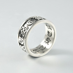 <span class=keywords><strong>Anello</strong></span> da Pollice Vintage per Donna in Acciaio Inossidabile 316L Placcato Nero con Design del Mantra a Sei Caratteri in Sanscrita - Product Image 3