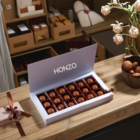 Boîte cadeau rigide de luxe écologique biodégradable faite à la main à Dubaï avec fermeture magnétique pour les bonbons de Noël, le chocolat et les friandises