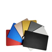 Cartes de visite en métal aluminium anodisé de couleur sablée, avec une bonne texture, processus CNC, conception personnalisée, bord arrondi, anodisation sur tous les côtés