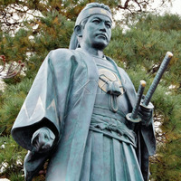 Statue de samouraï en bronze antique grandeur nature, style moderne traditionnel Feng Shui, avec impression en relief, pour utilisation en extérieur dans le jardin