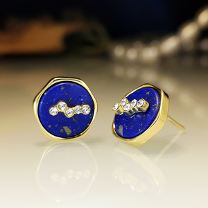 Orecchini a Bottone Vintage con Dettaglio in Pietra Blu, Design Classico, Accessori di Moda per Donne - Product Image 2