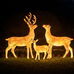 Grandes sculptures de rennes lumineuses en fibre de verre pour l'extérieur, idéales pour les centres commerciaux, les parcs et les décorations de Noël - Product Image 1