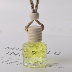 Mini diffuseur de parfum suspendu pour voiture, décoration, huile essentielle, parfum, désodorisant pour voiture avec couvercle en bois - Product Image 4