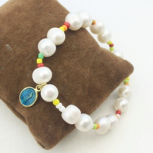 Bracelet en perles élastiques <span class=keywords><strong>de</strong></span> style chrétien avec pendentif saint en émail ReligionEnamel, perles <span class=keywords><strong>de</strong></span> perles/<span class=keywords><strong>Miyuki</strong></span>/cuivre, bijoux en gros - Product Image 4