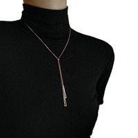 Collier ras du cou tendance en acier inoxydable doré, style luxe léger, avec chaîne à maillons allongés, pendentif en Y, réglable, géométrique, creux, à franges, pour soirée