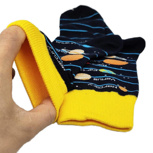 अद्वितीय रंगीन उत्सव हास्य पोशाक मोजे कस्टम पुरुषों की नवीनता फैंसी सूती लंबे क्रू ड्रेस मोजे - Product Image 5