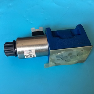 Vanne hydraulique directionnelle à solénoïde R901391200 4WE10D5X/HG24N9K4/M, taille Cetop 5, 10 24V, en stock d'origine - Product Image 2