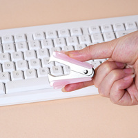 Ensemble de fournitures de bureau tout-en-un coloré : agrafeuse, distributeur de ruban adhésif, déagrafeuse et onglets – Accessoires de bureau essentiels