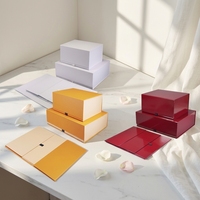Boîte cadeau personnalisée en papier kraft, boîte magnétique pour cadeau d'anniversaire, emballage de mariage, transport