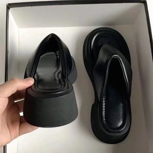 Tongs compensées en cuir véritable à semelle épaisse pour l'été, chaussures décontractées de vacances et de plage avec amorti, pantoufles d'extérieur - Product Image 4