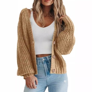 <span class=keywords><strong>Cardigan</strong></span> da Donna Personalizzato all'Ingrosso con Scollo a V, Lavorazione a Treccia, in Poliestere Cotone 240GSM 12GG, Tinta Unita, Monopetto, Vestibilità Rilassata, Invernale Casual - Product Image 1