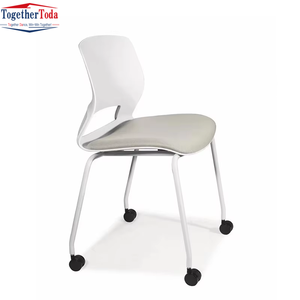 Silla Rodante de Plástico Apilable, Moderna, Resistente, Colorida, Minimalista, para Niños, Ideal para Espacios Juveniles, Venta al Por Mayor - Product Image 1