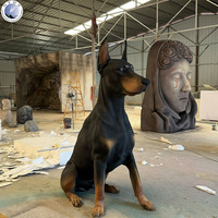 Statue de Doberman réaliste grandeur nature en fibre de verre et résine, sur mesure et créative, pour usage extérieur, maison et parc