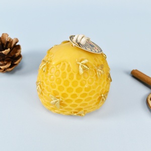 Vente en gros de bougies en cire d'abeille personnalisées, design unique en relief 3D, fabrication OEM ODM - Product Image 4