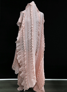 Tissu en mousseline de soie blanc pur brodé <span class=keywords><strong>au</strong></span> <span class=keywords><strong>crochet</strong></span>, doux <span class=keywords><strong>pour</strong></span> la peau, respirant, avec sequins brodés, idéal <span class=keywords><strong>pour</strong></span> les robes longues <span class=keywords><strong>pour</strong></span> femmes - Product Image 5