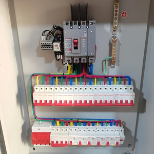 Panneau de commande MDB personnalisé 3 phases 400V avec contacteur LC1N40 et disjoncteur Easy9 pour projet d'infrastructure d'automatisation de la maison intelligente au Vietnam (<span class=keywords><strong>PHP</strong></span>) - Product Image 2