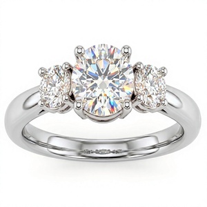 Bague de fiançailles en or plaqué 18K 14K avec trois pierres rondes brillantes en diamant de laboratoire certifié IGI, bague solitaire trilogie - Product Image 2