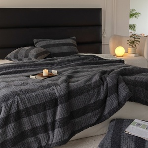 Couverture en <span class=keywords><strong>fausse</strong></span> <span class=keywords><strong>fourrure</strong></span> de lapin Teddy - Nouveau style à prix abordable, idéale pour couvrir le lit ou décorer, couverture de canapé de luxe en polaire Sherpa - Product Image 3