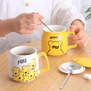 Mug <span class=keywords><strong>de</strong></span> bureau en céramique <span class=keywords><strong>de</strong></span> marque sélectionnée, couleurs vives, avec couvercle, motif couple <span class=keywords><strong>de</strong></span> dessins animés, vente en gros - Product Image 3