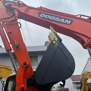Mini-pelle Doosan DX60 d'occasion de haute qualité 6 tonnes sur chenilles Doosan60 engins de terrassement - Product Image 1
