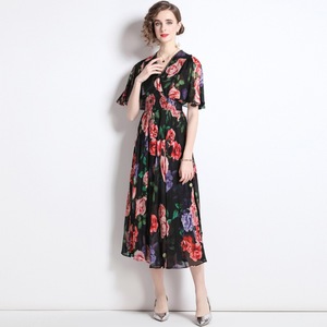 Vestido de chifón estampado con cuello en V para mujer, con efecto adelgazante en la cintura y mangas cortas con volantes, ideal para el verano. - Product Image 4