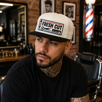 Casquette Snapback Unisexe Réglable en Toile de Coton à 6 Panneaux à Visière Plate avec Patch Barber Signboard, pour Commandes en Gros, Adaptée aux Quatre Saisons, Vente en Gros
