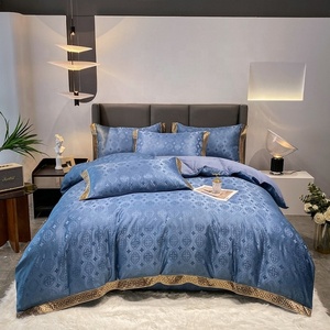 Set di biancheria da letto in Jacquard per la casa da 4 pezzi con fodera in cotone con imbottitura in poliestere - Product Image 4