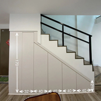 Armoire de rangement pour escalier en bois massif à échelle entière Placard intégré sous les escaliers Conçu pour l'espace sous les escaliers