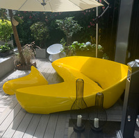 Beste Qualität Modernes Luxus-Glasfaser-Monds ofa-Das kreative künstlerische Hotel des italienischen Designers Einzigartiges gebogenes Sofa