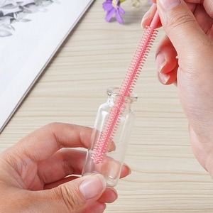 <span class=keywords><strong>Brosse</strong></span> en silicone multicolores à haute élasticité spécialement conçue pour nettoyer les parois intérieures de petits tuyaux et de pailles - Product Image 1