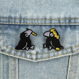 Leuke zwarte kraai emaille pin bloemenkrans raaf broche revers badge mode-sieraden cadeau voor vrienden - Product Image 3