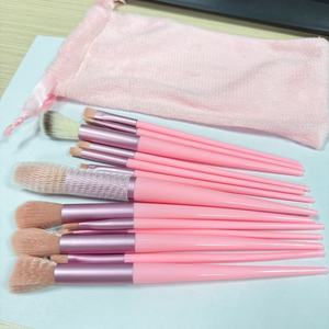 Set di 13 Pennelli per Trucco per Correttore, Pennelli per Balsamo Labbra, Pennelli per Eyeliner, Pennelli per Sopracciglia, Pennelli per Viso e Fard - Product Image 3