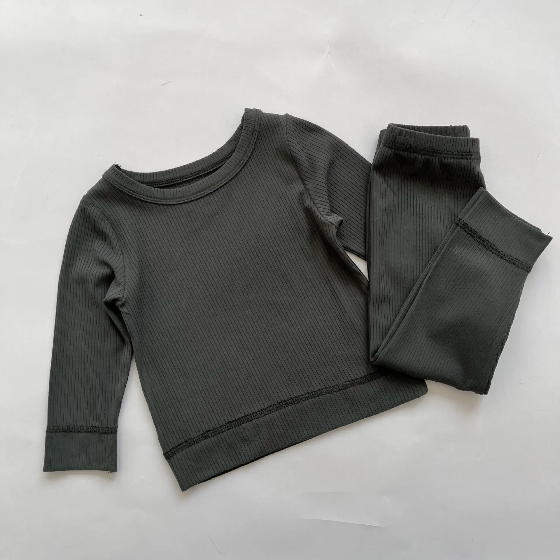 Set pakaian bayi OEM kustom pakaian bayi 100% katun warna Solid Bodysuit musim dingin romper anak laki-laki dan perempuan ritsleting rajut