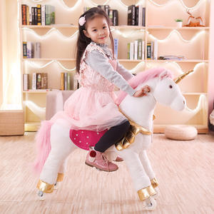 <span class=keywords><strong>Cheval</strong></span> <span class=keywords><strong>à</strong></span> <span class=keywords><strong>bascule</strong></span> pour enfants, capacité de poids de 80 kg - <span class=keywords><strong>Cheval</strong></span> <span class=keywords><strong>à</strong></span> <span class=keywords><strong>bascule</strong></span> en peluche avec des sons de galop réalistes et une anse de sécurité antidérapante - Product Image 3