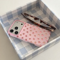 Coque de téléphone rétro à bords arrondis motif fraise, rigide et antichoc pour iPhone 15 16Pro 17ProMax