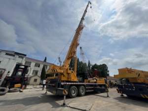 Treuil de levage monté sur camion d'occasion haute performance de 50 tonnes avec moteur Weichai China III et essieux pour la manutention de matériaux lourds - Product Image 5