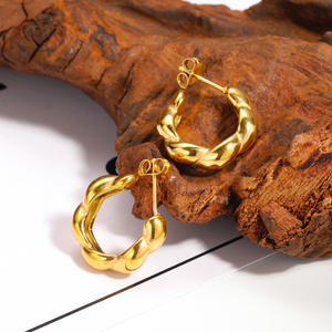 Coréen chic rétro mode lumière luxe petite dentelle torsion titane acier boucles d'oreilles personnalité tempérament tout assorti - Product Image 3