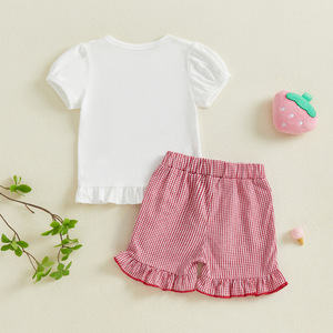 Conjunto de Ropa para Niñas Pequeñas para el Regreso a Clases, Camisa con Mangas Abullonadas y Volantes, Pantalones Cortos con Estampado de Fresas, 2 Piezas - Product Image 2